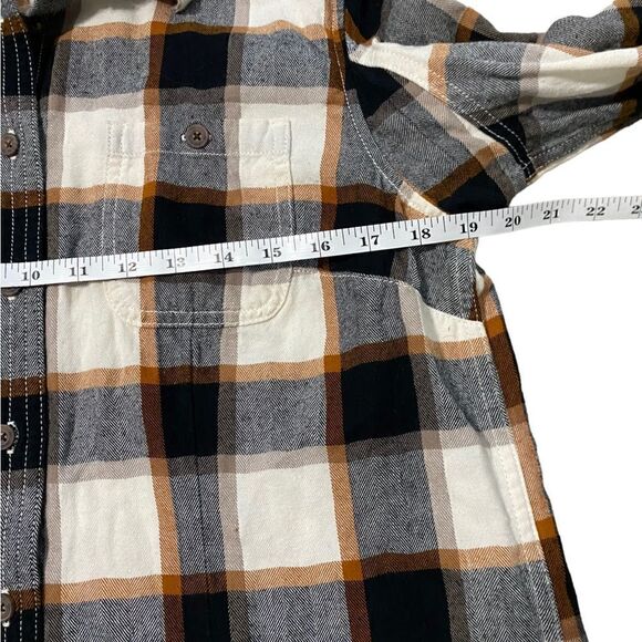 Duluth Trading Co Flannel Plaid Button Down Shirt *Perfect for fall * - Picture 3 of 5